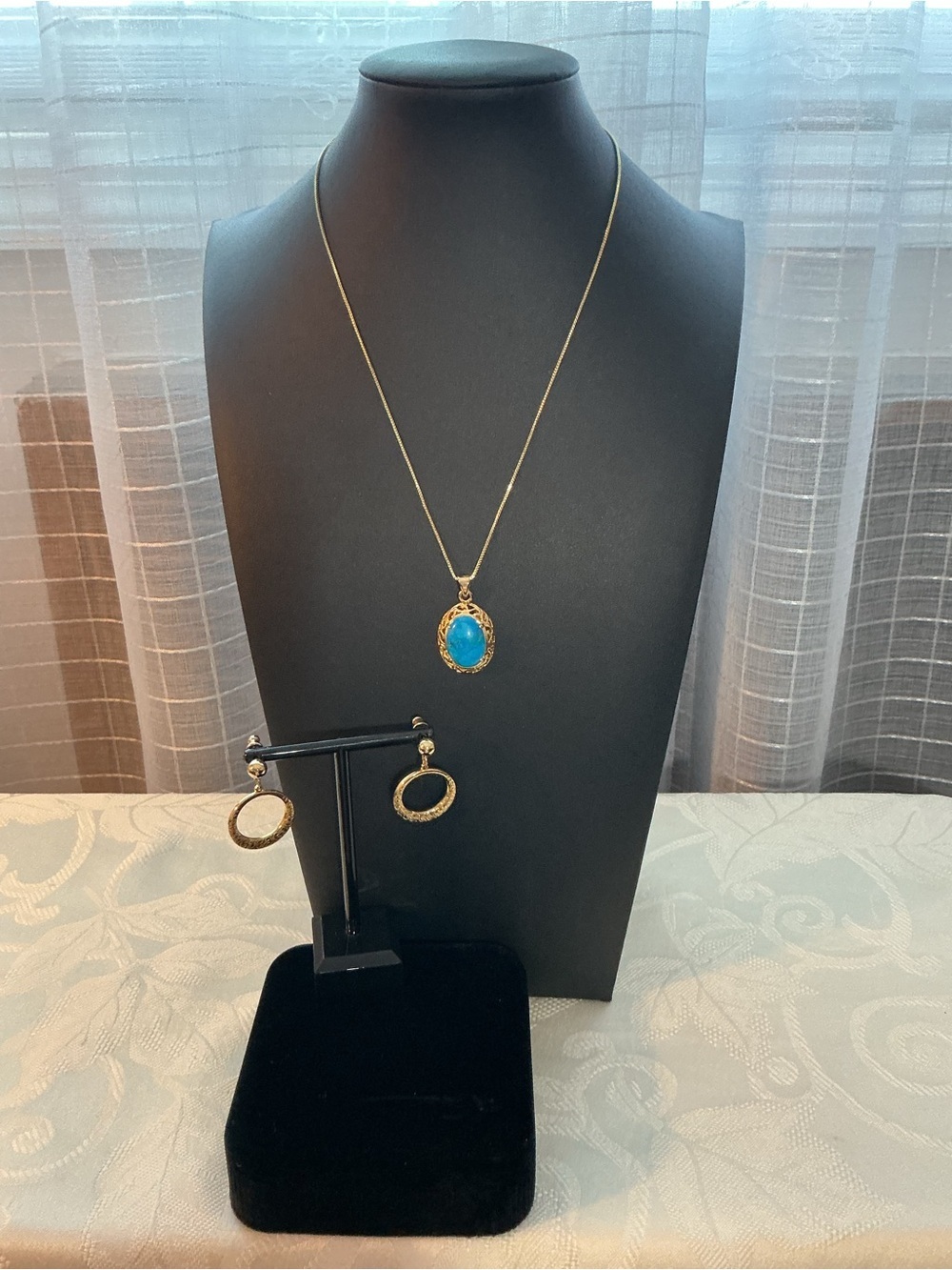 Magnesite Bohemian Gold Tone Pendant Necklace and Earring Set